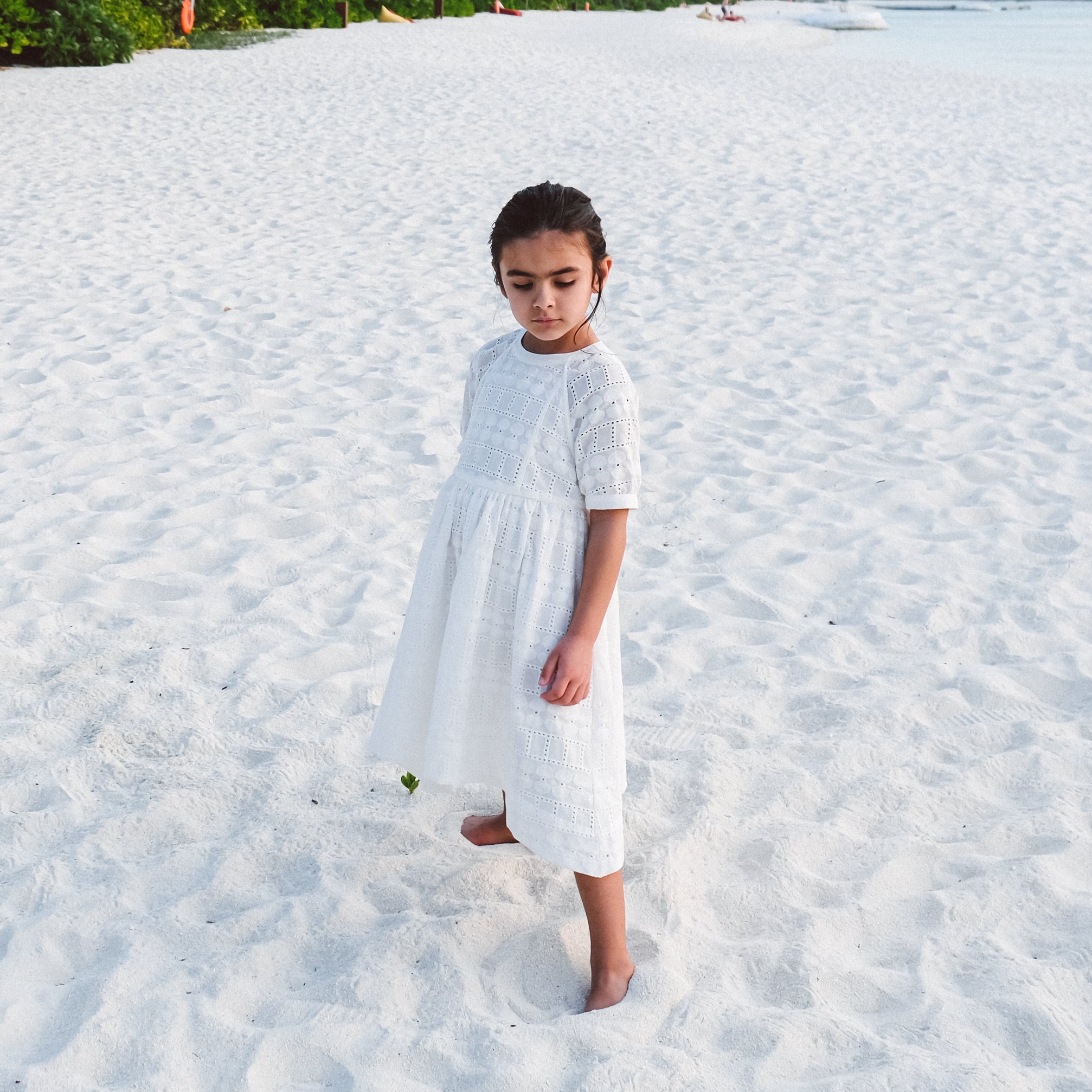 Mandibreeze resort wear white kids dress 100% cotton vit barnklänning 100% bomull 